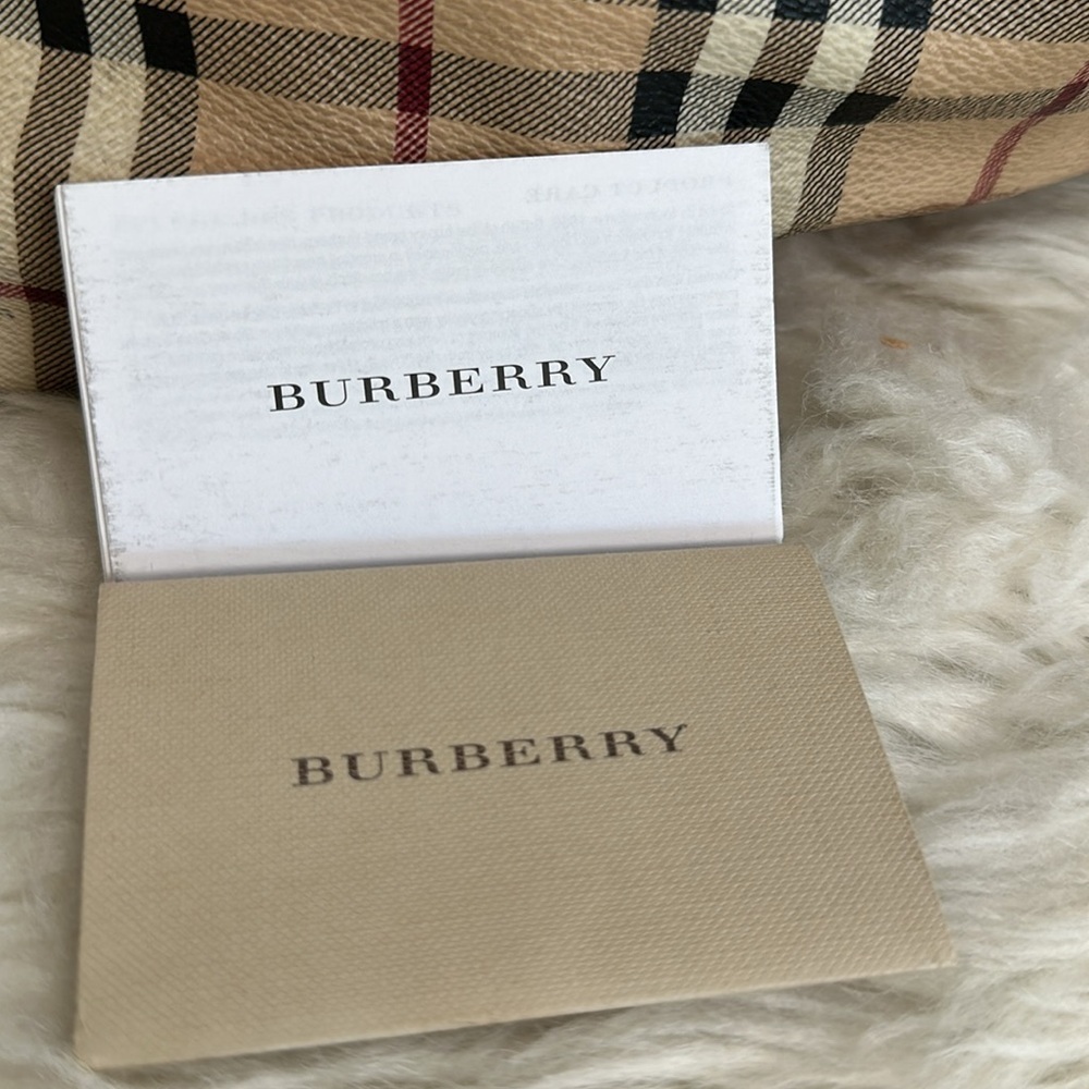 💯Authentic BURBERRY Haymarket Check Medium Walden Belted Hobo Bag🍀 - Picture 15 of 17